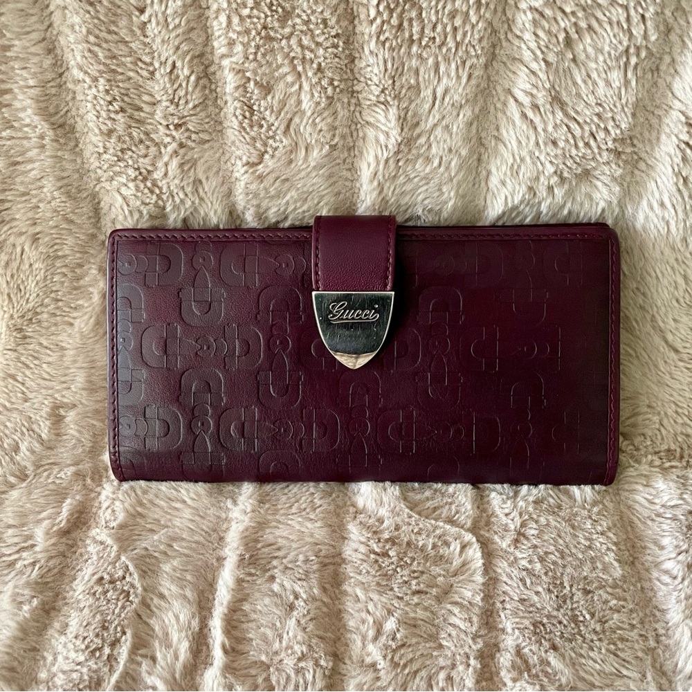 🤩Rare!! Gorgeous Authentic Gucci Horsebit Pattern Embossed Burgundy Long Wallet